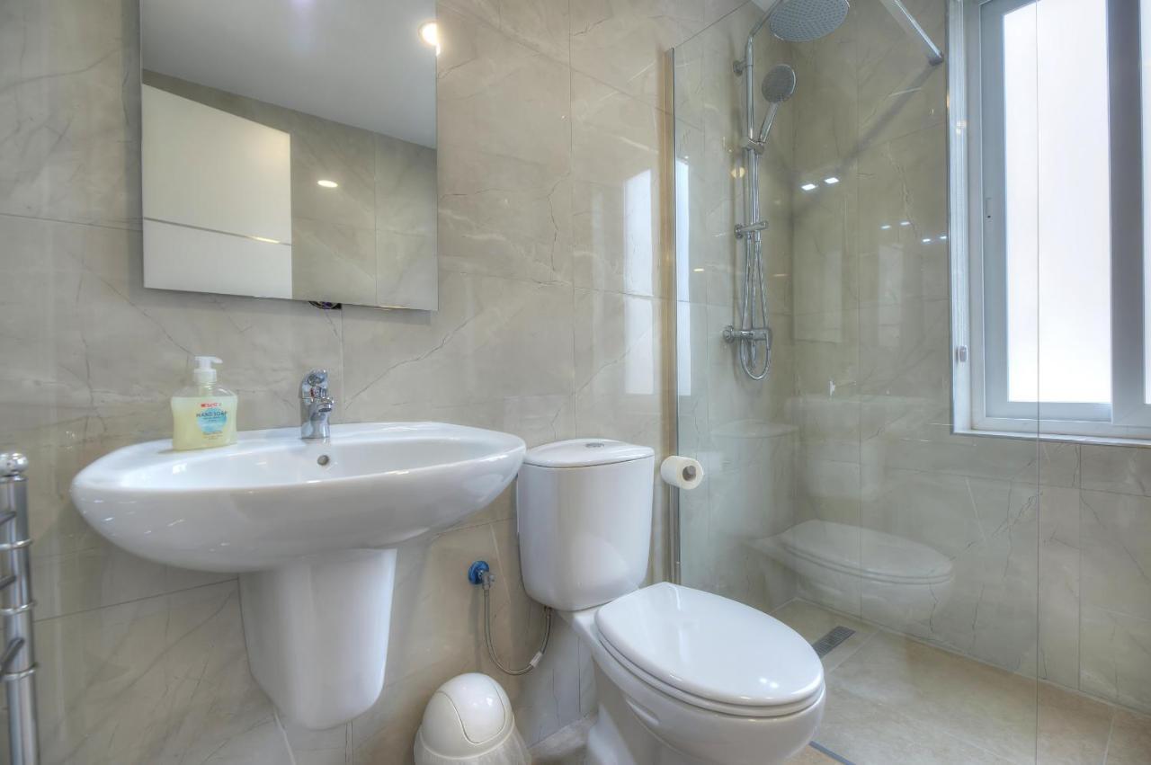 Spacious And Tastefully Furnished 2 Bedroom Apartment Ddif1-3 Gzira Exterior photo